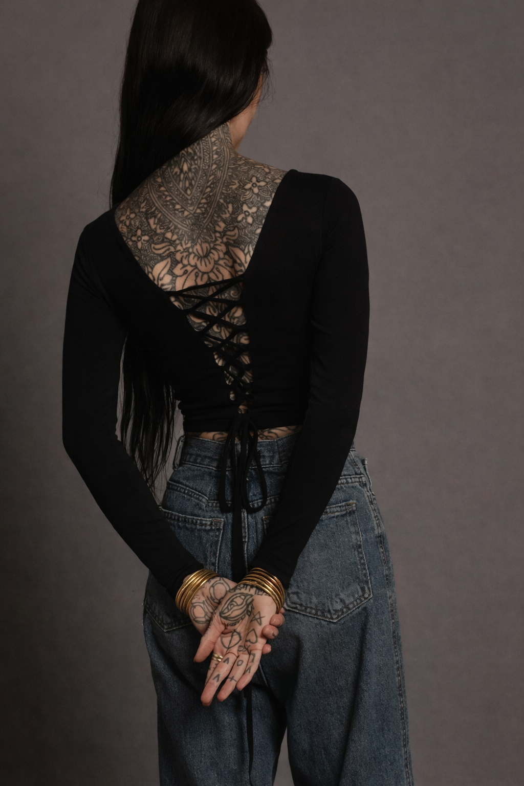 Classic Apparel: Black Fitted Crop Longsleeve