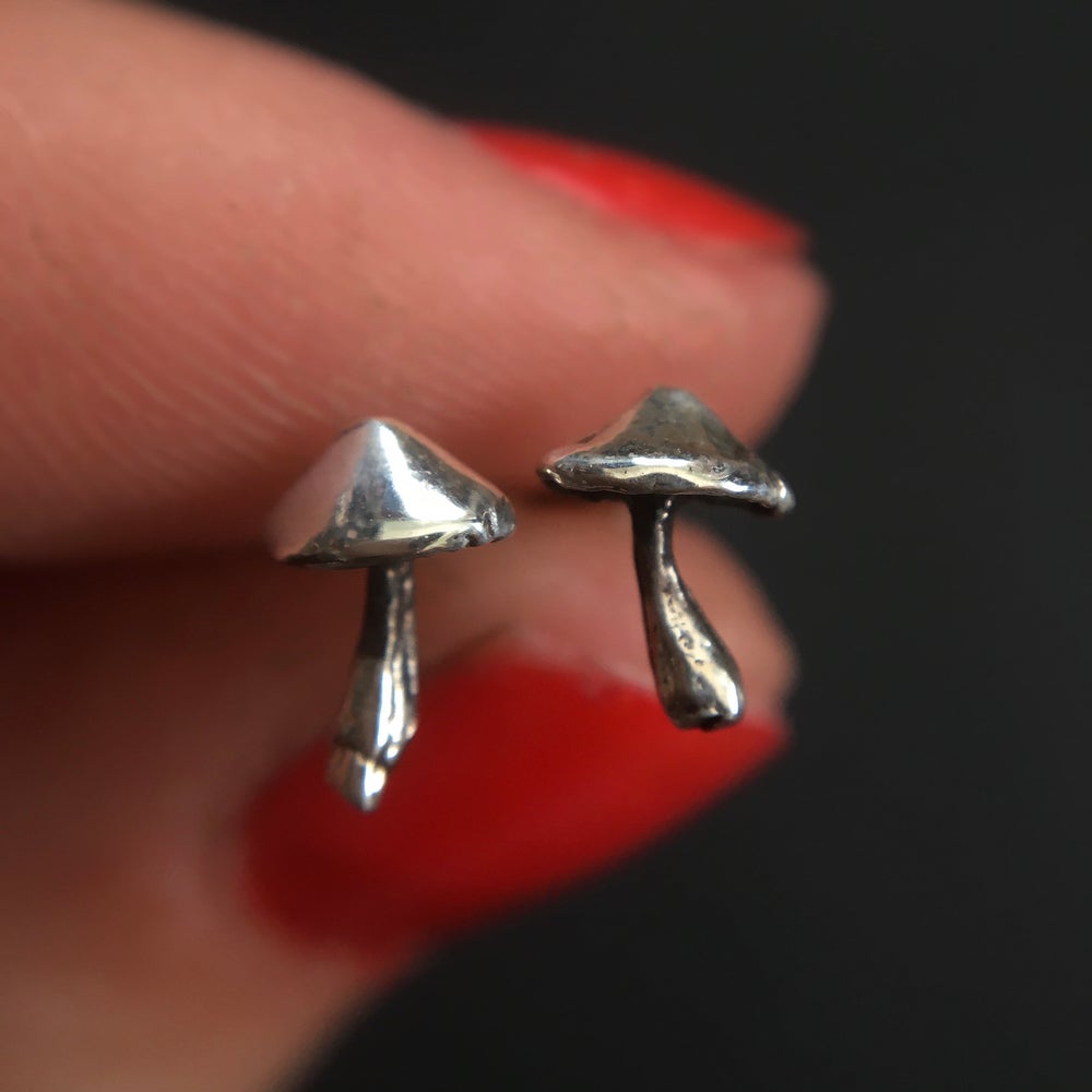 Micro Mushroom Studs